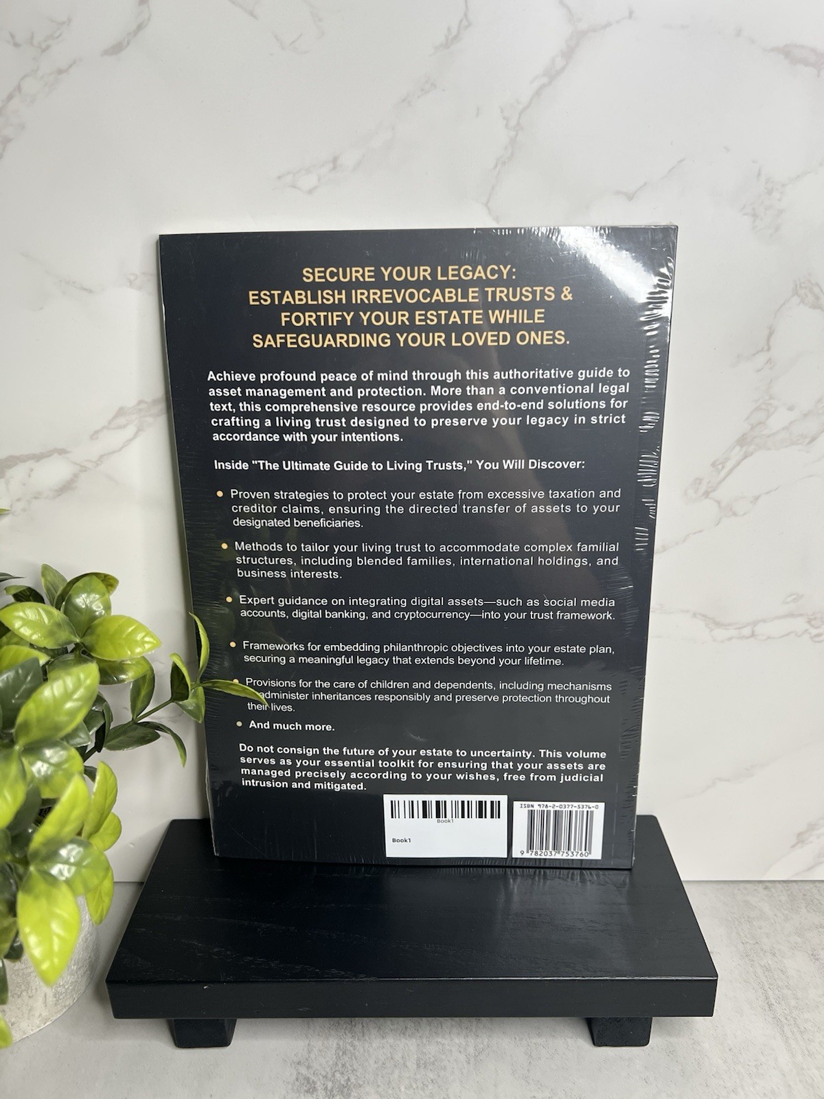 The Only Living Trusts Book You’ll Ever Need (2025 Edition) by Monroe Garrett PB