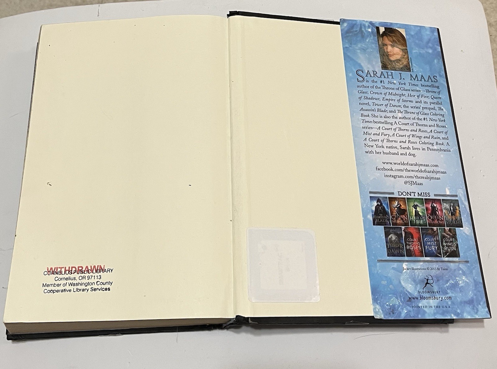 Throne of Glass – Sarah J. Maas (2012, Hardcover) – OOP Hardcover Ex Library