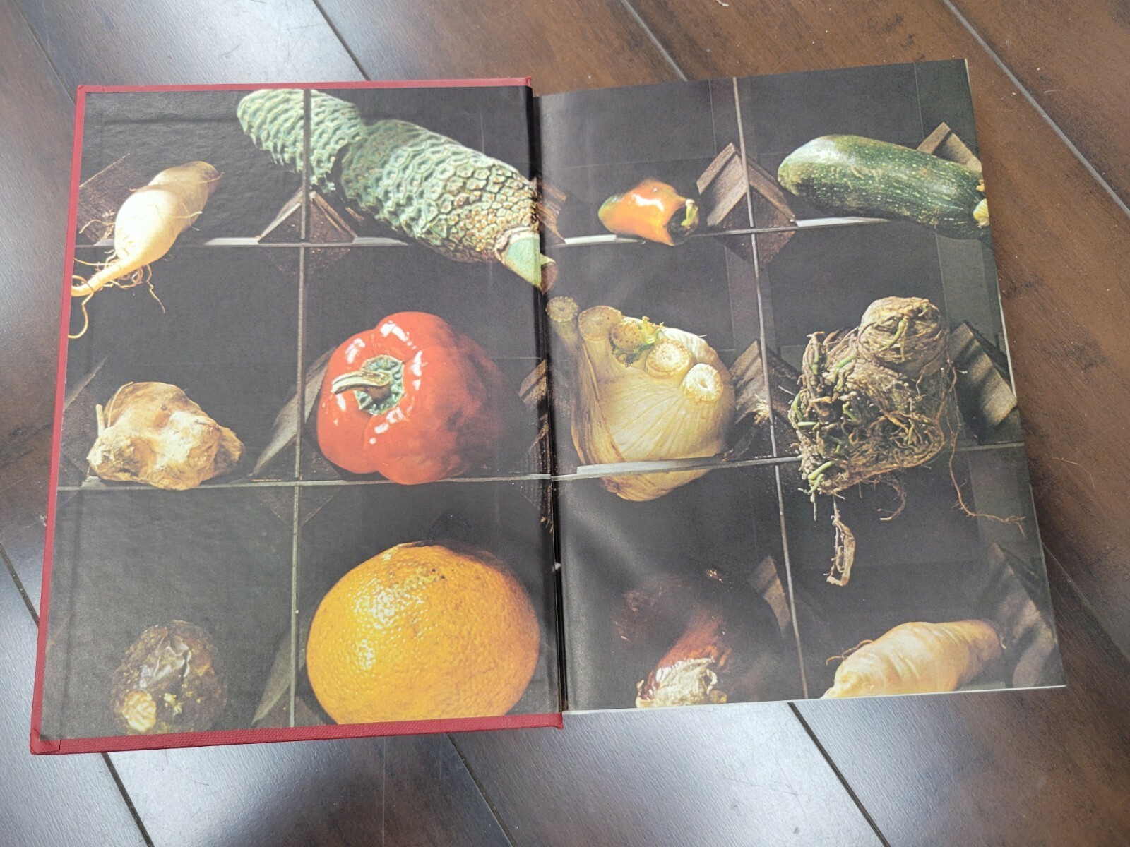 The Complete Book of World Cookery 1972 Crescent 2317 Recipes 560 pages hc