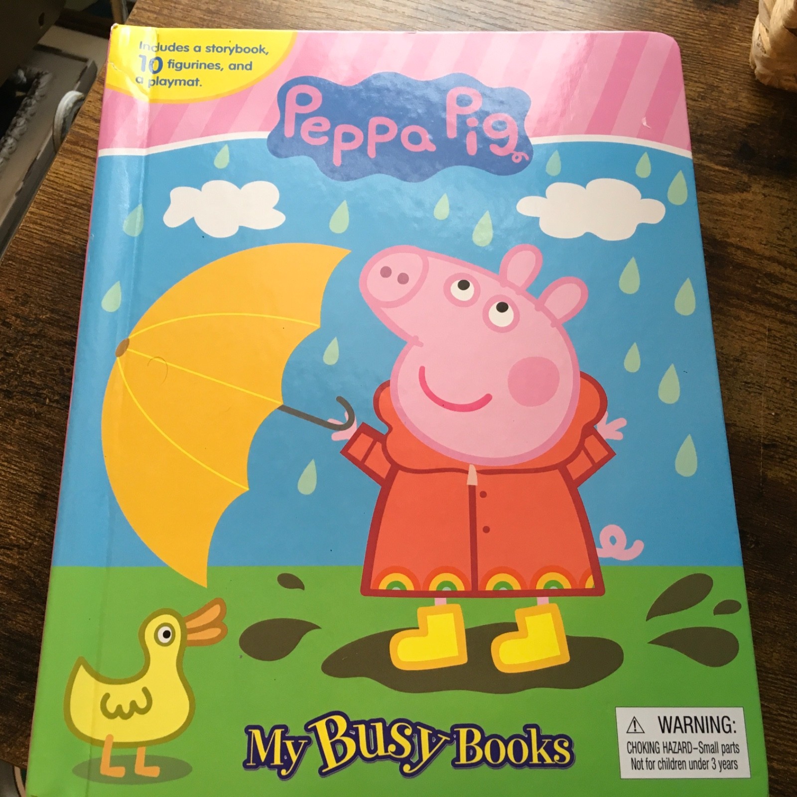 Pepa Pig Storybook with 10 figurines and playmat