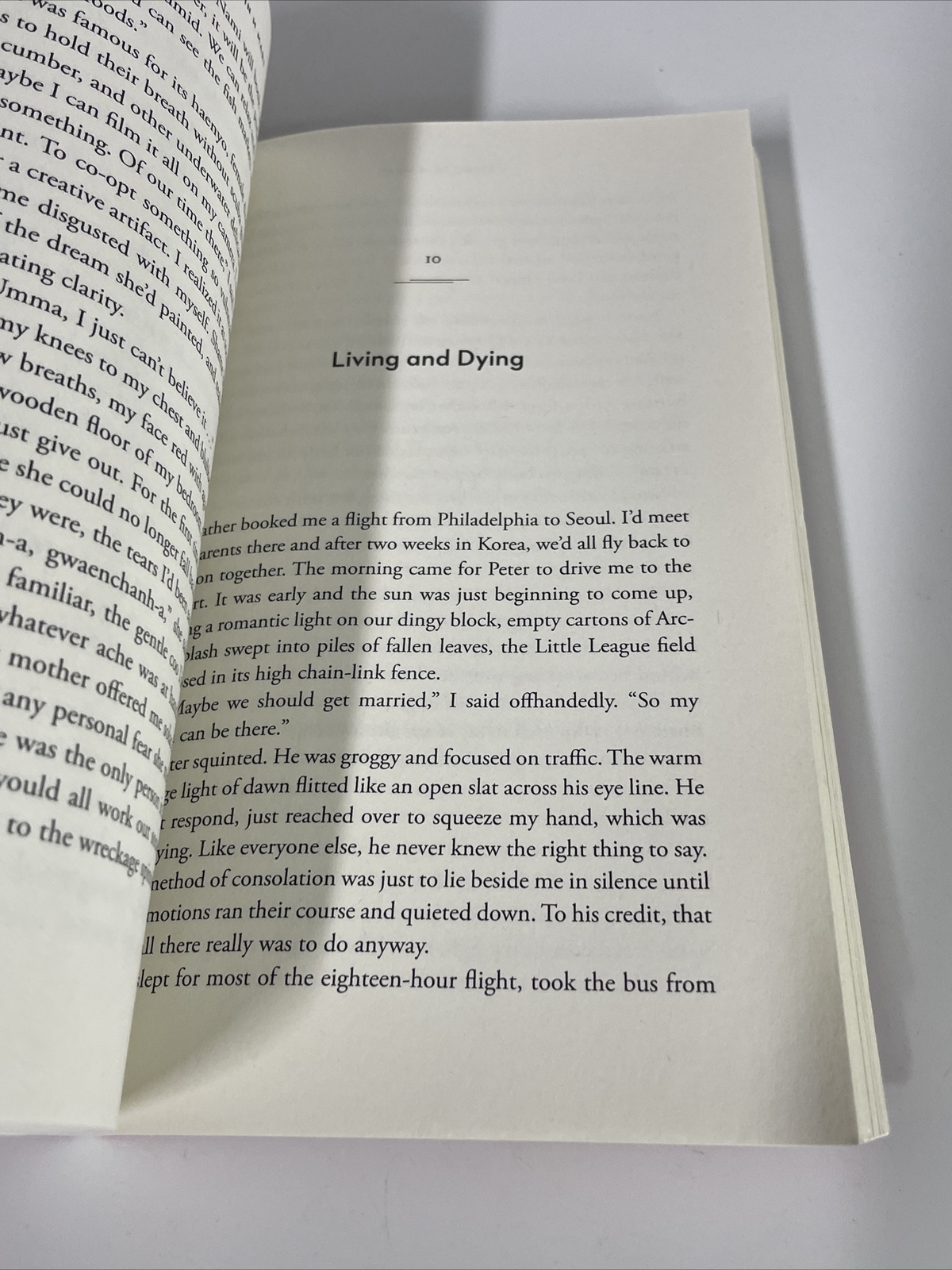 Crying in H Mart: A Memoir – Paperback By Zauner, Michelle –