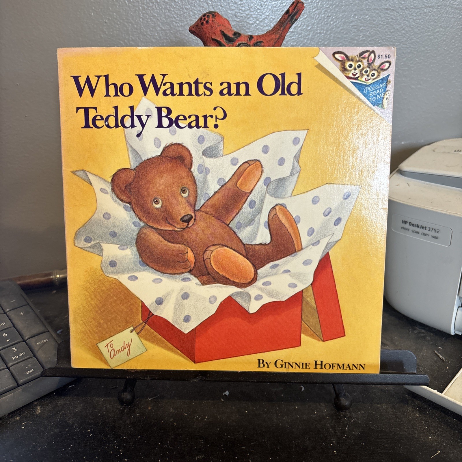 Who Wants an Old Teddy Bear? By Ginnie Hofmann (Trade Paperback) 1978
