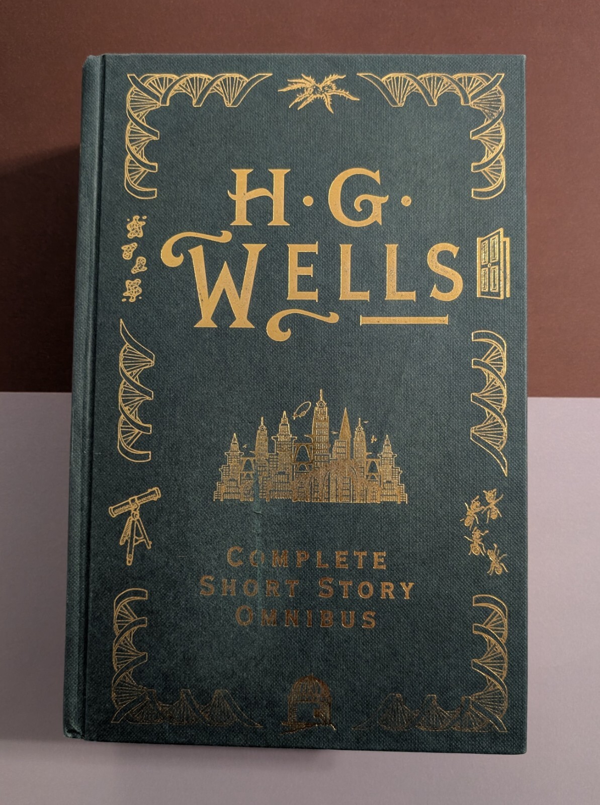 H. G. Wells Complete Short Story Omnibus – Rare Orion Gollancz 2011 HC Book – HG