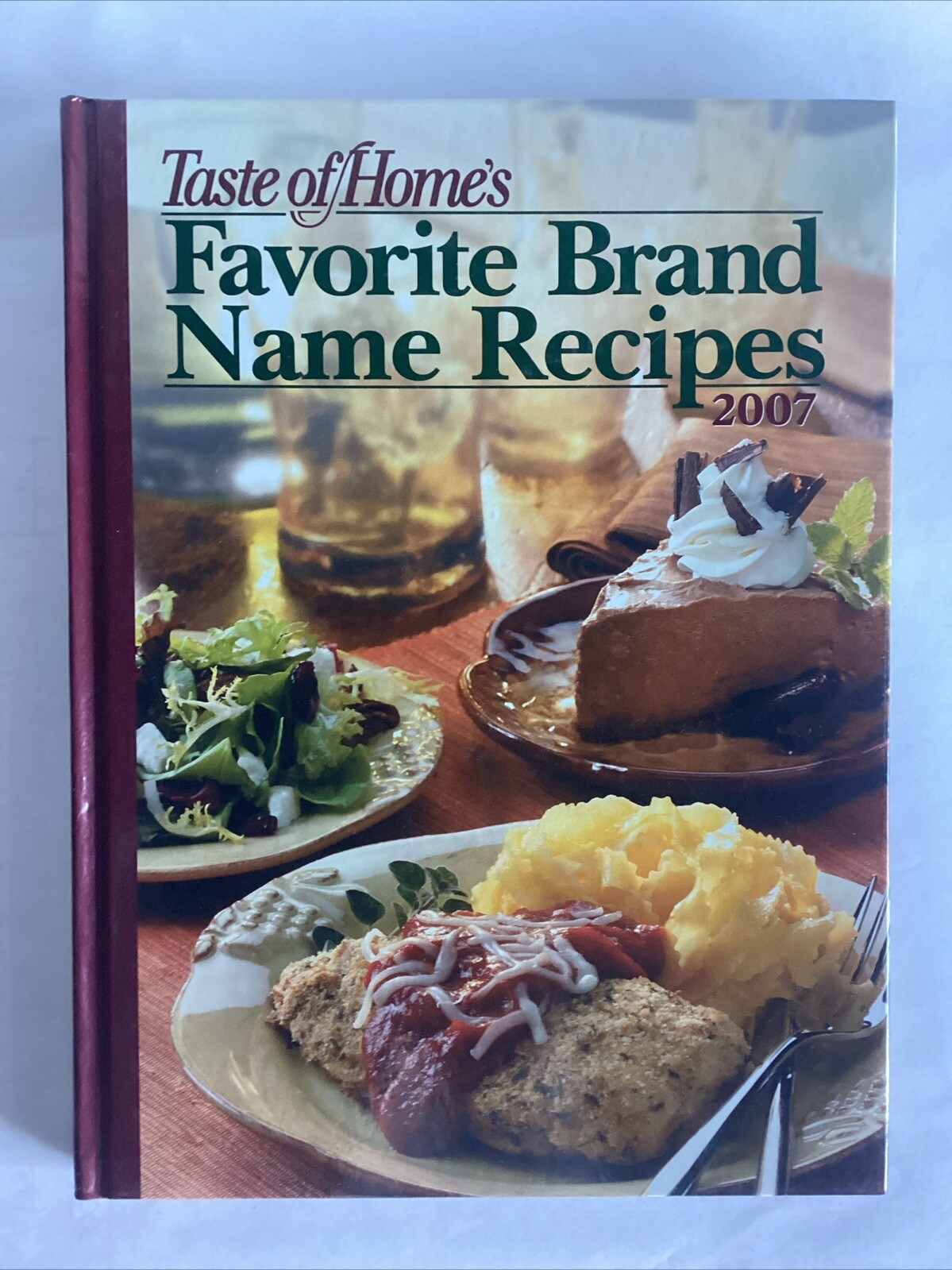 Favorite Brand Name A Taste of Home by Publications International Ltd. Staff…