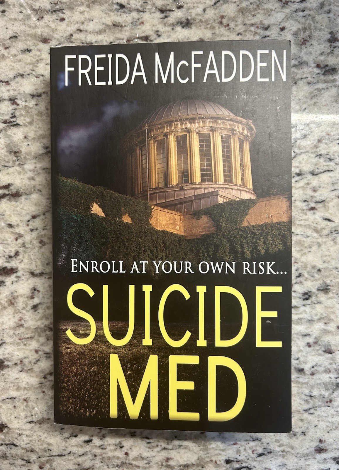 RARE & AUTHENTIC Freida McFadden Suicide Med Trade Paperback 2014
